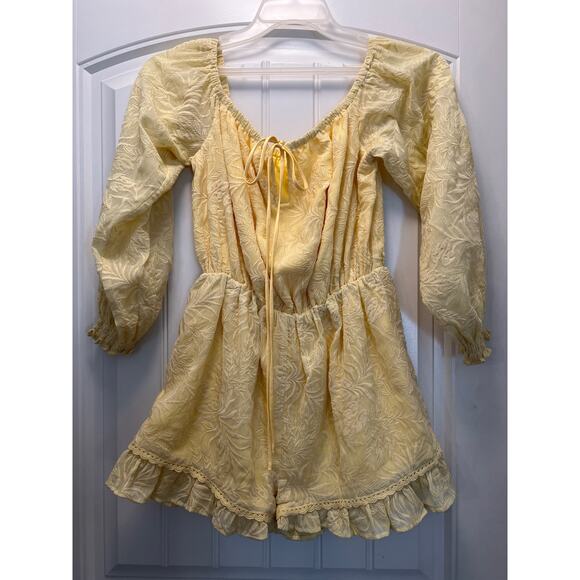 Tularosa Women’s Off The Shoulder Ida Ruffle Hem Floral Romper Size S Yellow - Picture 2 of 5